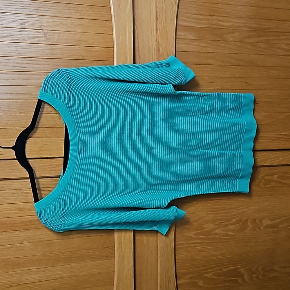 Express batwing short sleeve thin sweater Size M Green